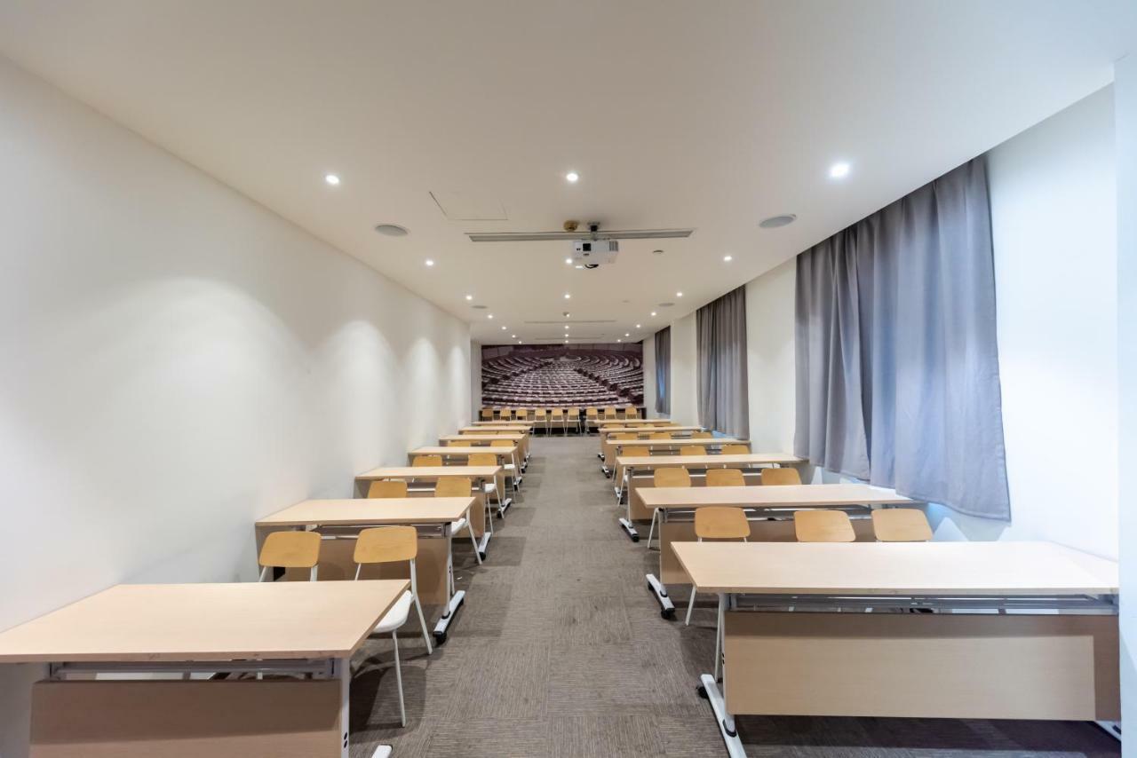 Ibis Wuxi Hi Tech Hotell Eksteriør bilde